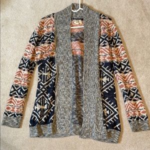 Hippie Rose Aztec sweater size M
